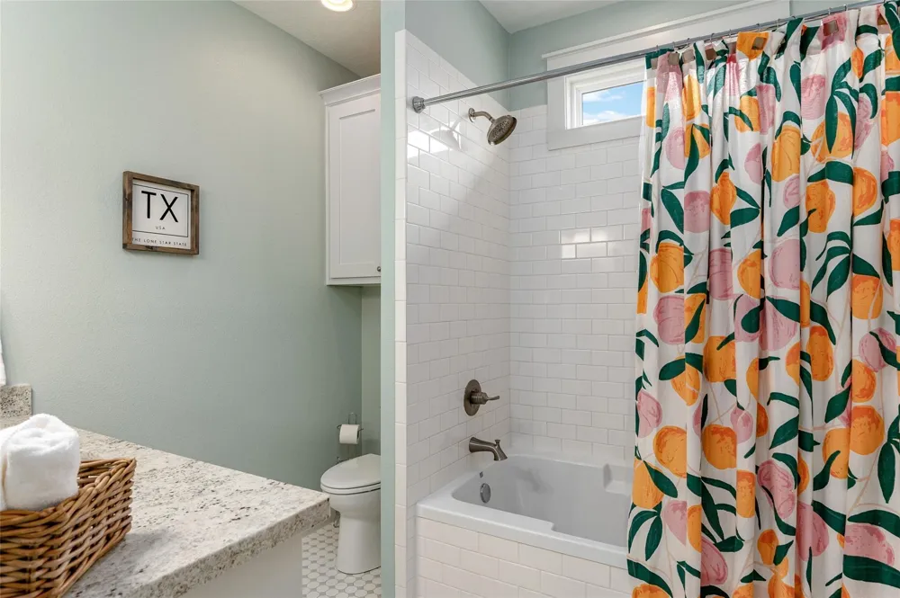 977 Clara Street Crystal Beach, TX 77650