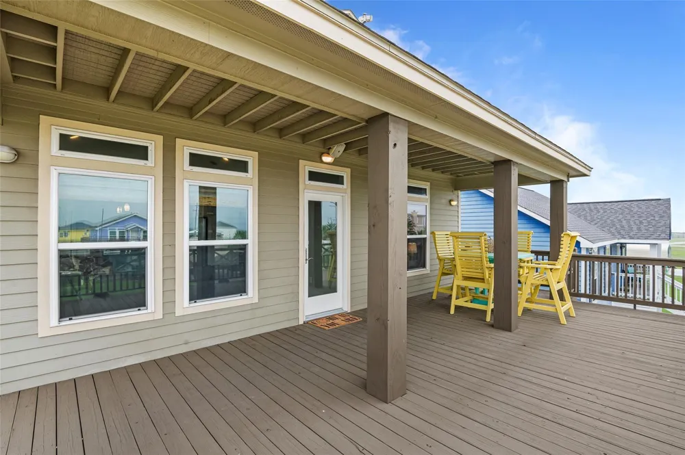 977 Clara Street Crystal Beach, TX 77650