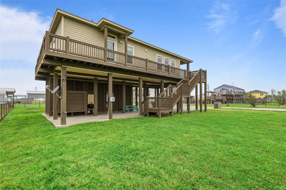 977 Clara Street Crystal Beach, TX 77650