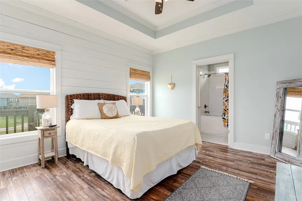 977 Clara Street Crystal Beach, TX 77650