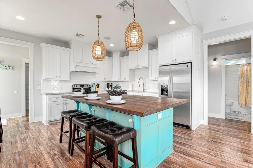 977 Clara Street Crystal Beach, TX 77650