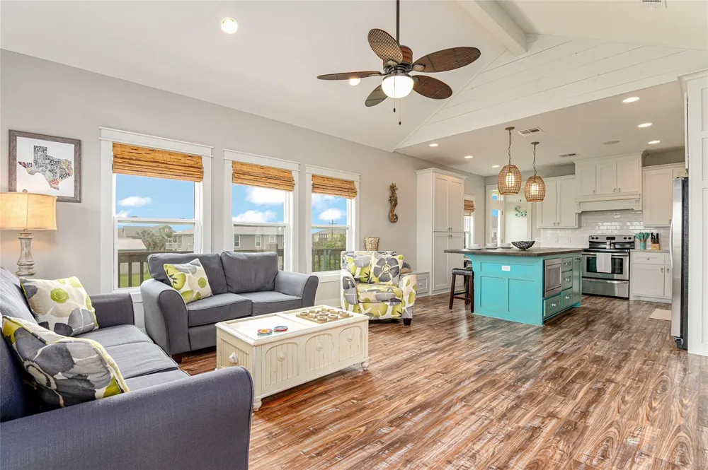 977 Clara Street Crystal Beach, TX 77650