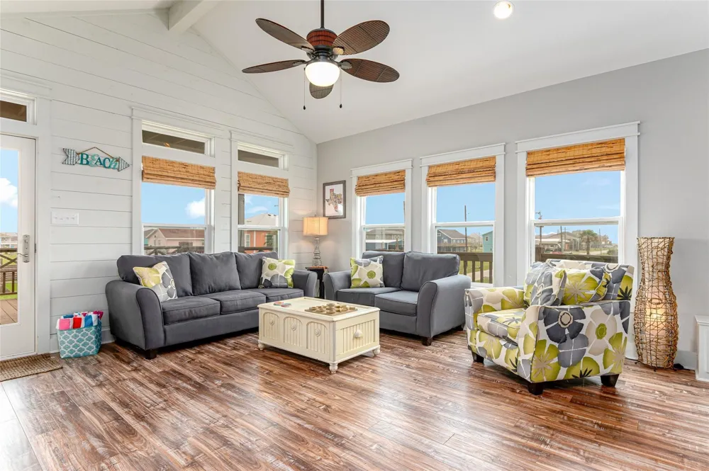 977 Clara Street Crystal Beach, TX 77650