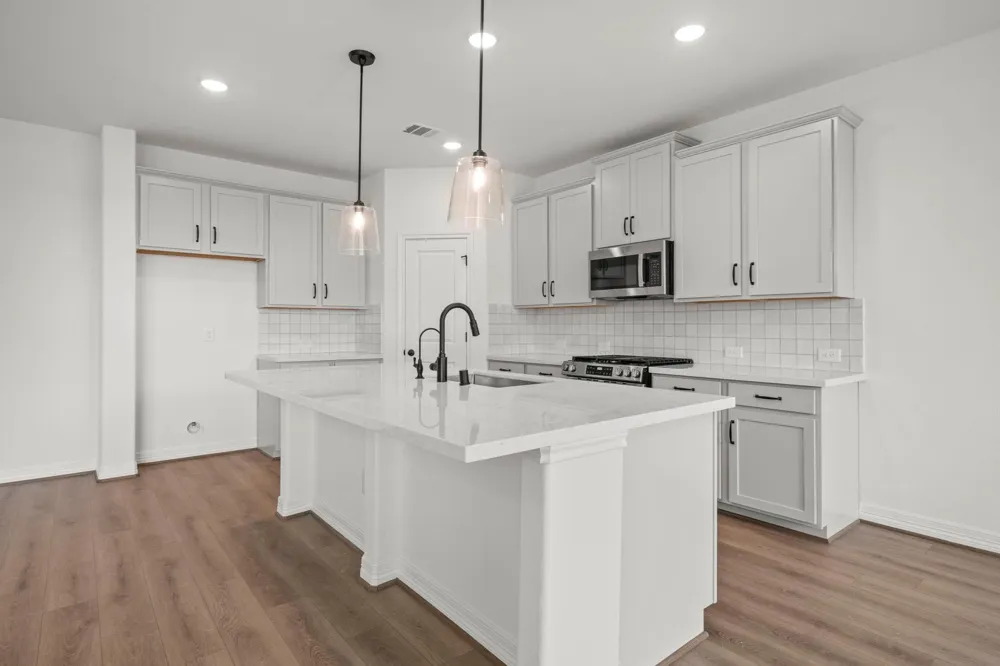 7714 Jade Crest Drive Angleton, TX 77515