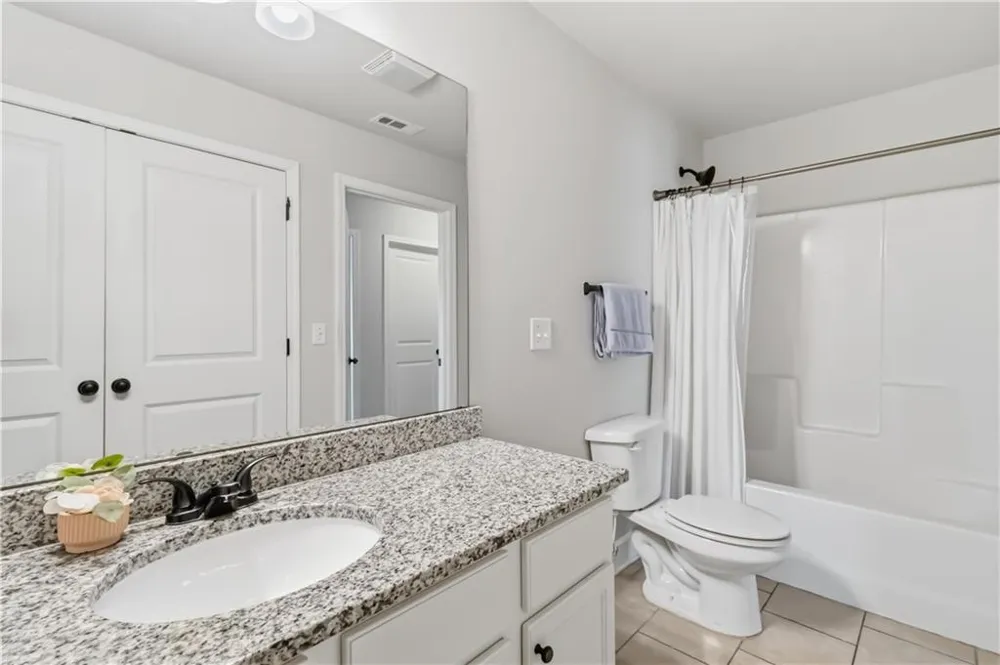 3682 Acorn Drive #17 Oakwood, GA 30566
