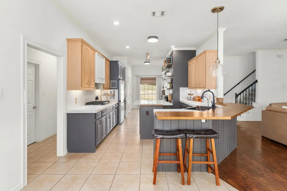 11201 West Cave Boulevard Dripping Springs, TX 78620