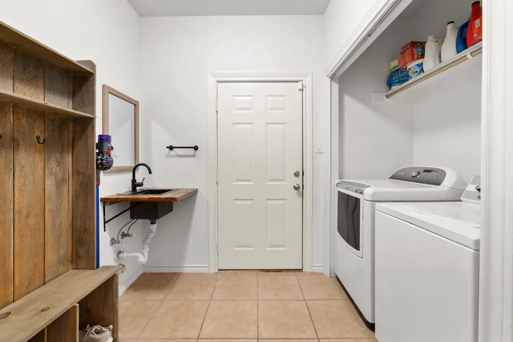 11201 West Cave Boulevard Dripping Springs, TX 78620