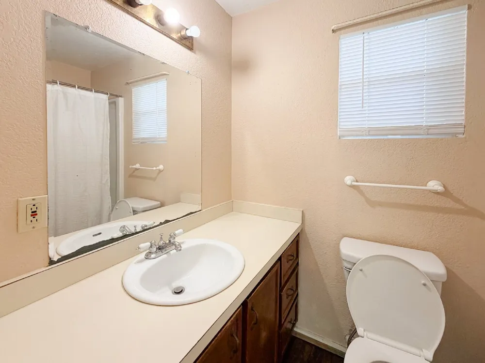 1705 Robinson Street Cleburne, TX 76031