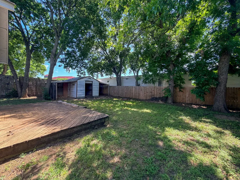 1705 Robinson Street Cleburne, TX 76031