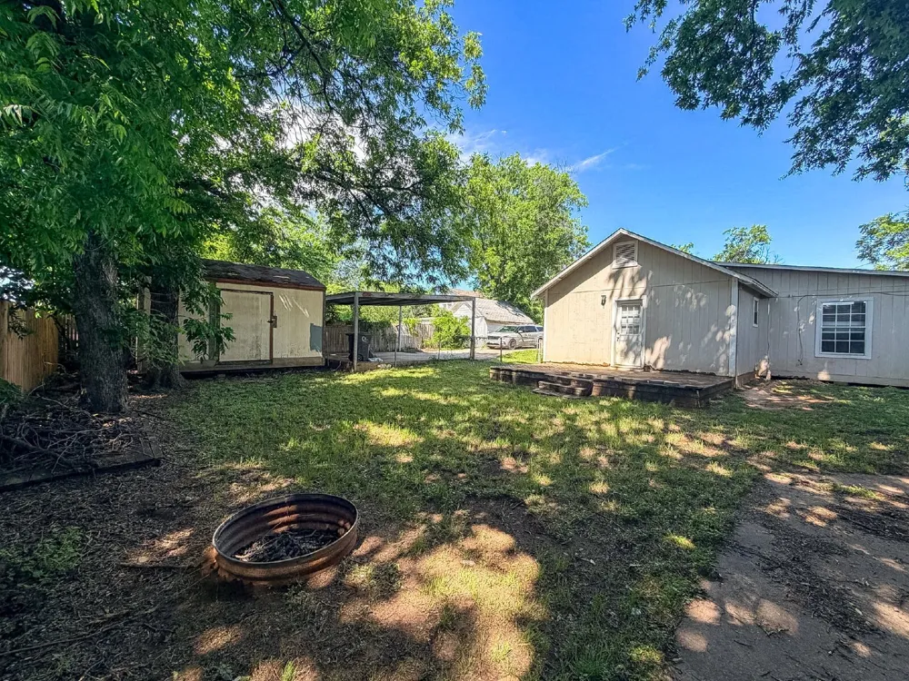 1705 Robinson Street Cleburne, TX 76031
