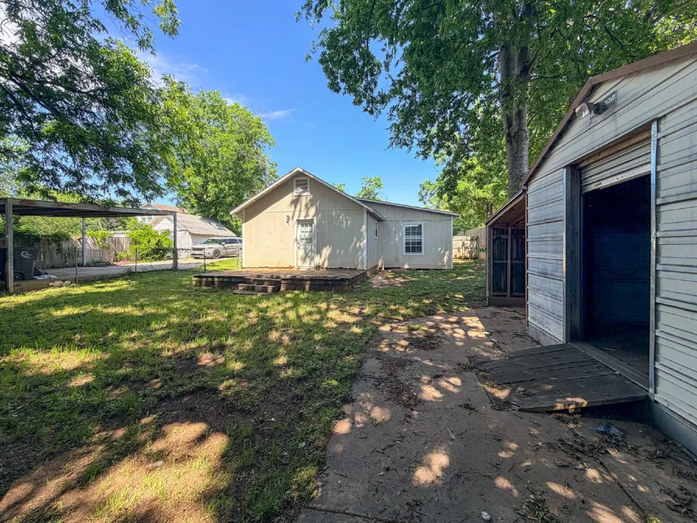 1705 Robinson Street Cleburne, TX 76031