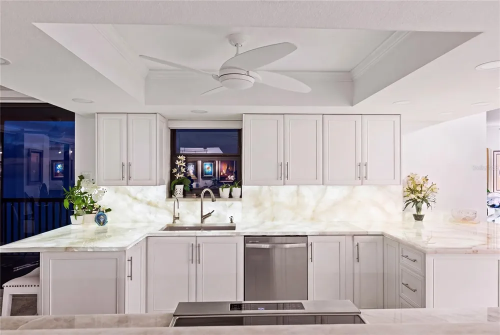 1660 GULF BOULEVARD #PH1 Clearwater Beach, FL 33767