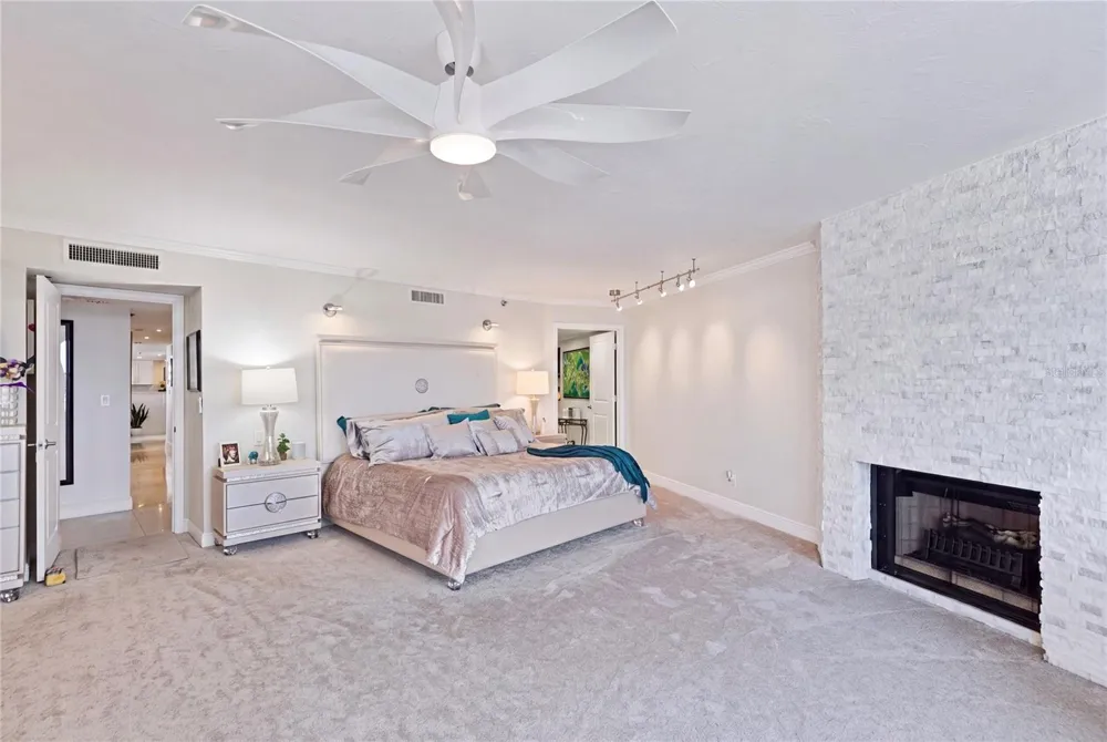 1660 GULF BOULEVARD #PH1 Clearwater Beach, FL 33767