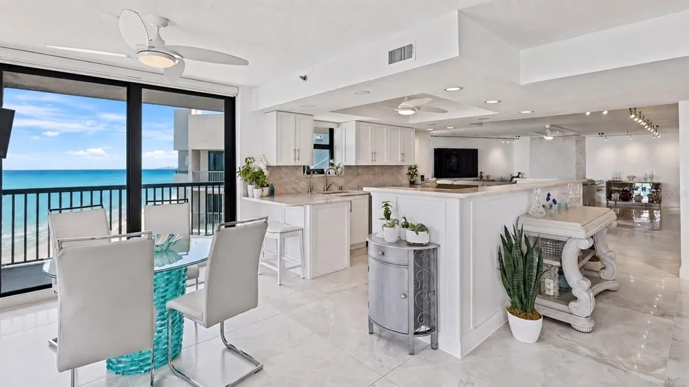 1660 GULF BOULEVARD #PH1 Clearwater Beach, FL 33767