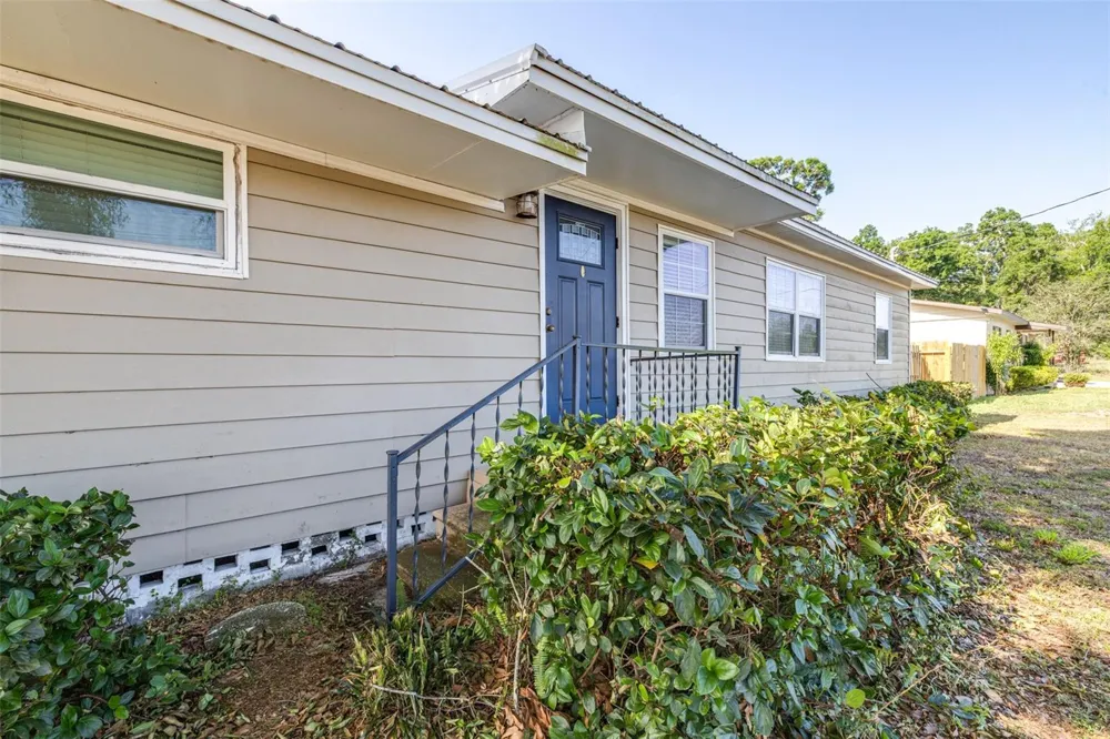 3935 CLUBHOUSE ROAD Highland City, FL 33846