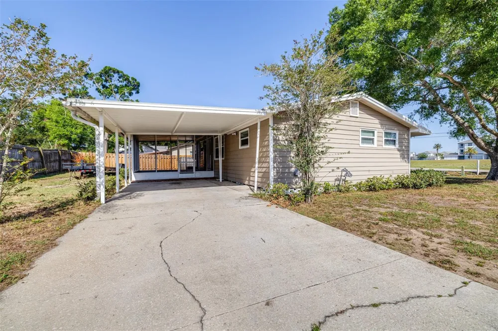 3935 CLUBHOUSE ROAD Highland City, FL 33846