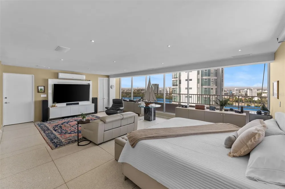 1035 ASHFORD AVENUE #WEST PH-B San Juan, PR 00907