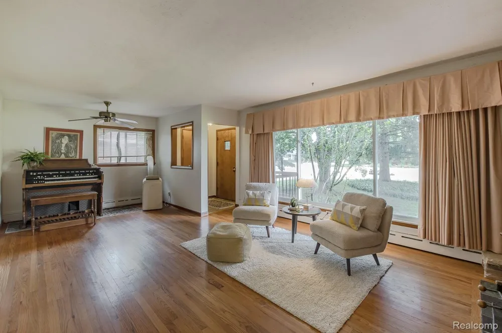 5511 Wright Drive Troy City, MI 48098