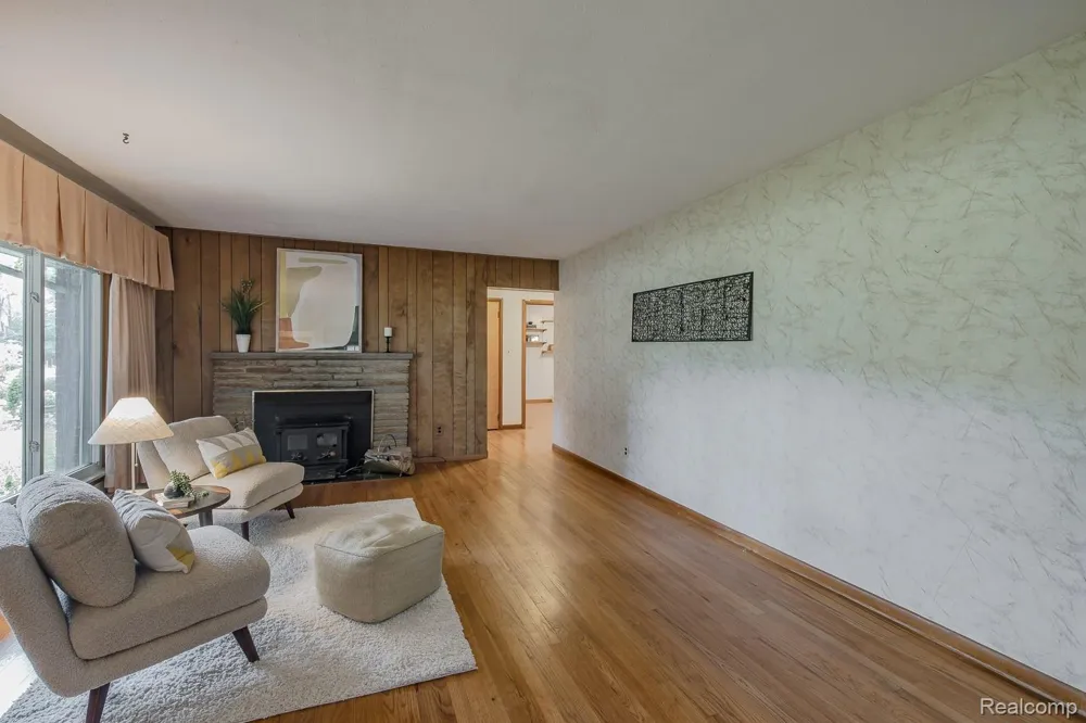 5511 Wright Drive Troy City, MI 48098