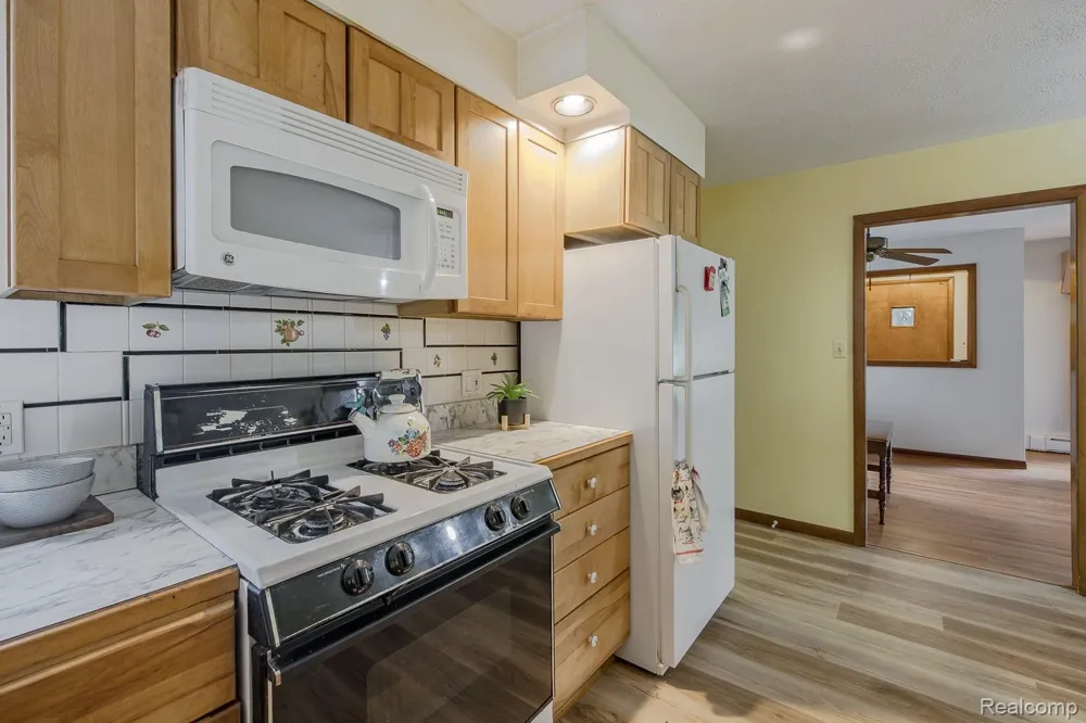 5511 Wright Drive Troy City, MI 48098