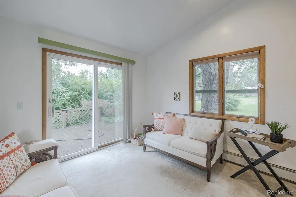5511 Wright Drive Troy City, MI 48098
