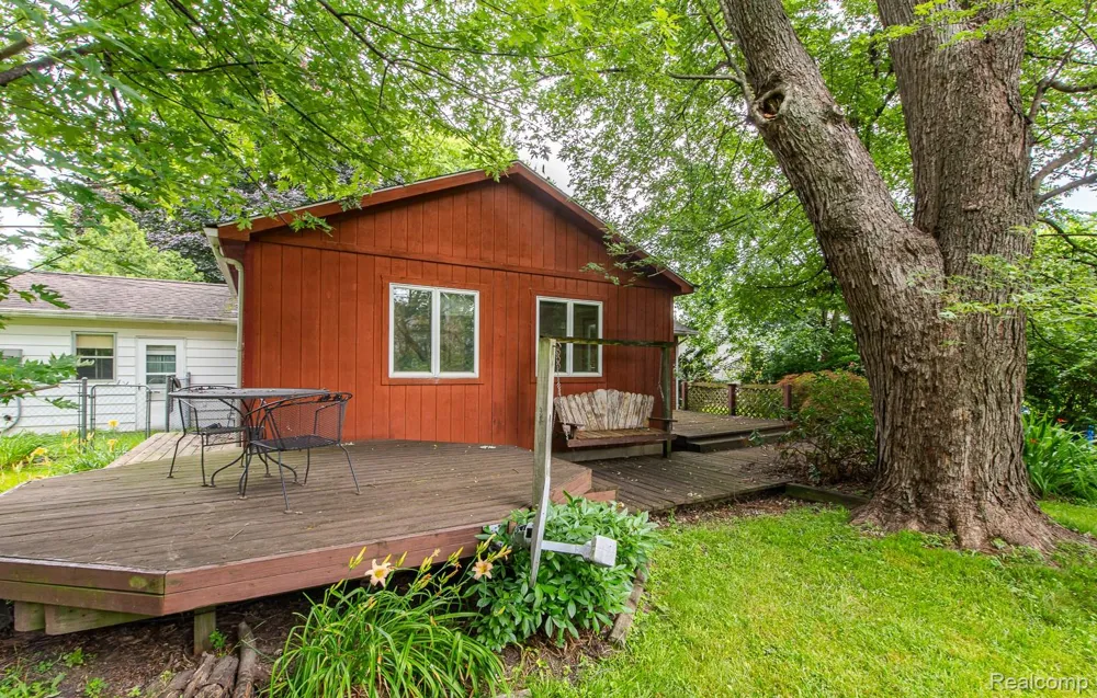 5511 Wright Drive Troy City, MI 48098