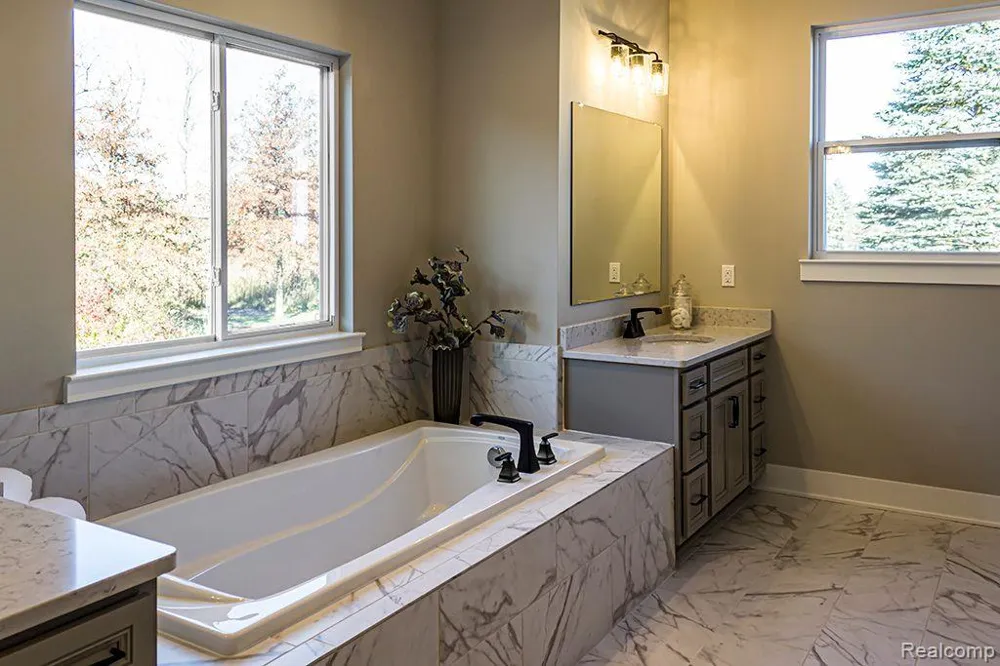 14009 Regatta Bay Drive Shelby Charter Township, MI 48315