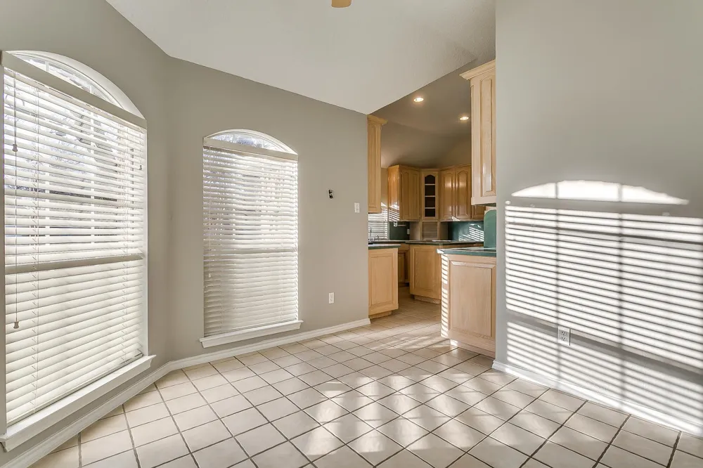 901 Evandale Road Burleson, TX 76028