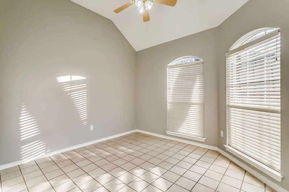 901 Evandale Road Burleson, TX 76028