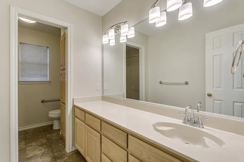 901 Evandale Road Burleson, TX 76028