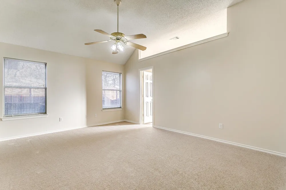 901 Evandale Road Burleson, TX 76028