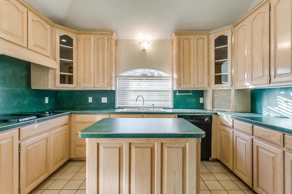 901 Evandale Road Burleson, TX 76028