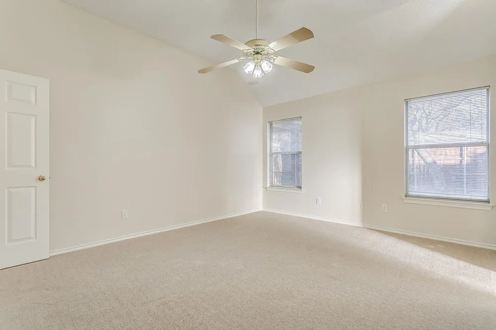 901 Evandale Road Burleson, TX 76028