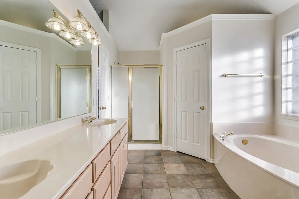901 Evandale Road Burleson, TX 76028