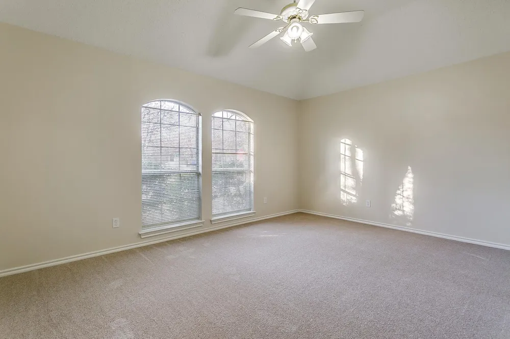 901 Evandale Road Burleson, TX 76028