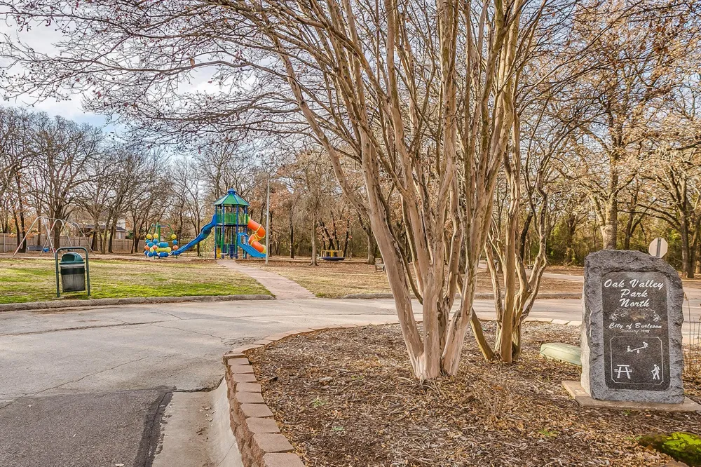 901 Evandale Road Burleson, TX 76028