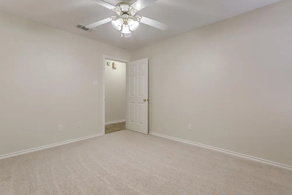 901 Evandale Road Burleson, TX 76028
