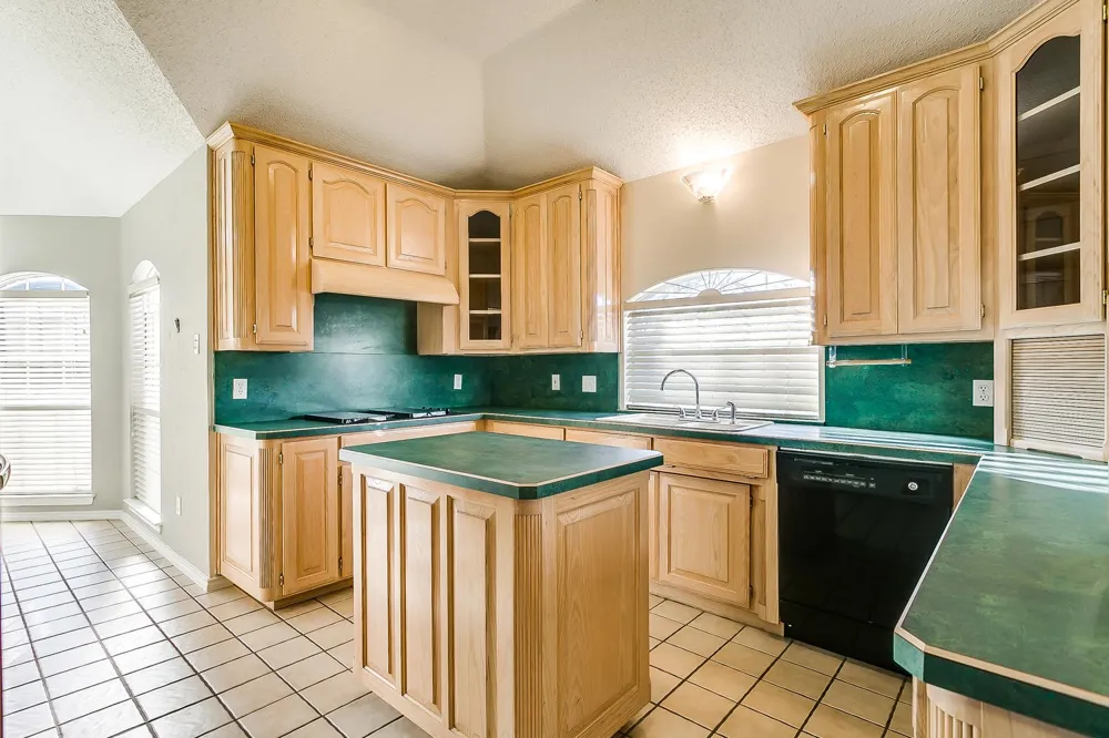 901 Evandale Road Burleson, TX 76028