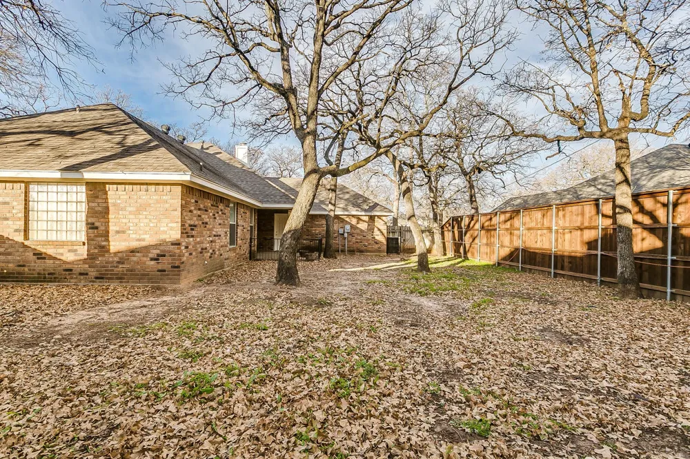 901 Evandale Road Burleson, TX 76028