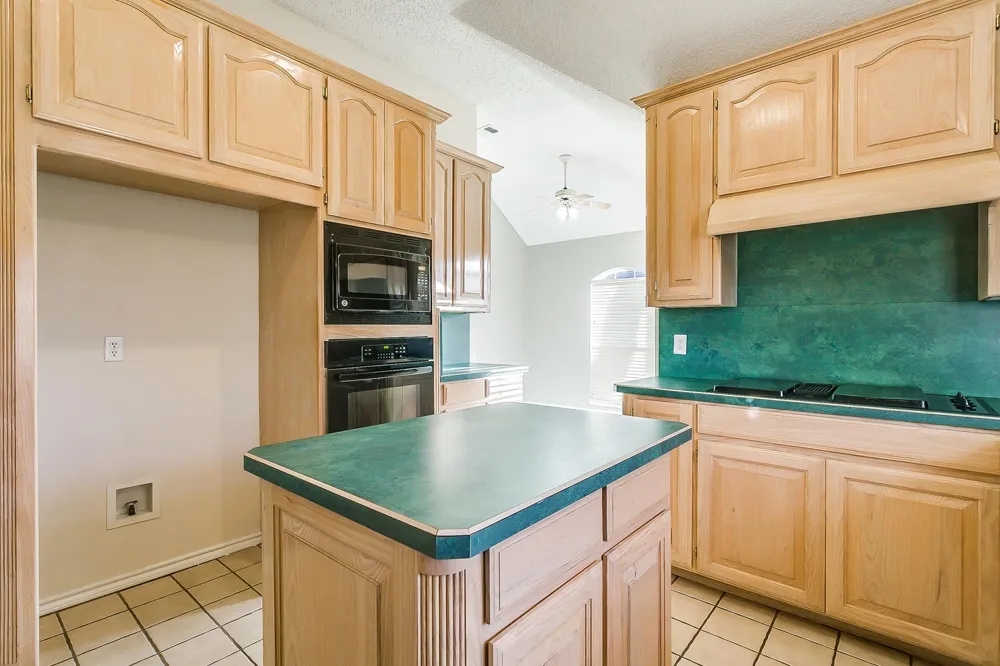 901 Evandale Road Burleson, TX 76028