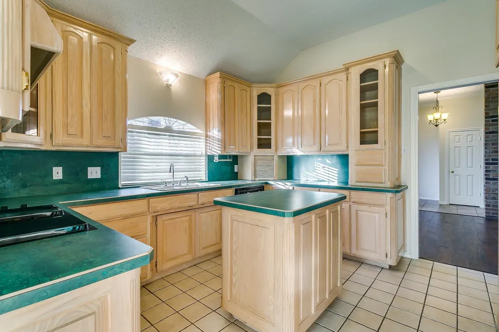 901 Evandale Road Burleson, TX 76028