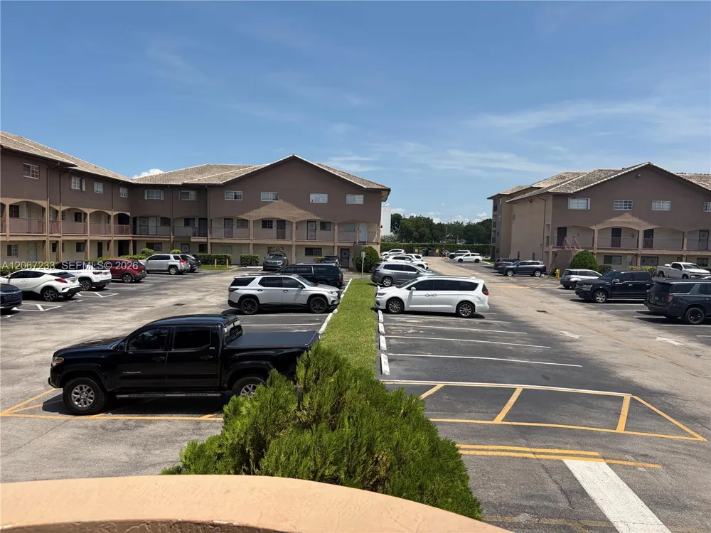 8851 119 ST #5222 Hialeah Gardens, FL 33018