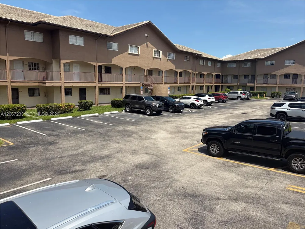 8851 119 ST #5222 Hialeah Gardens, FL 33018