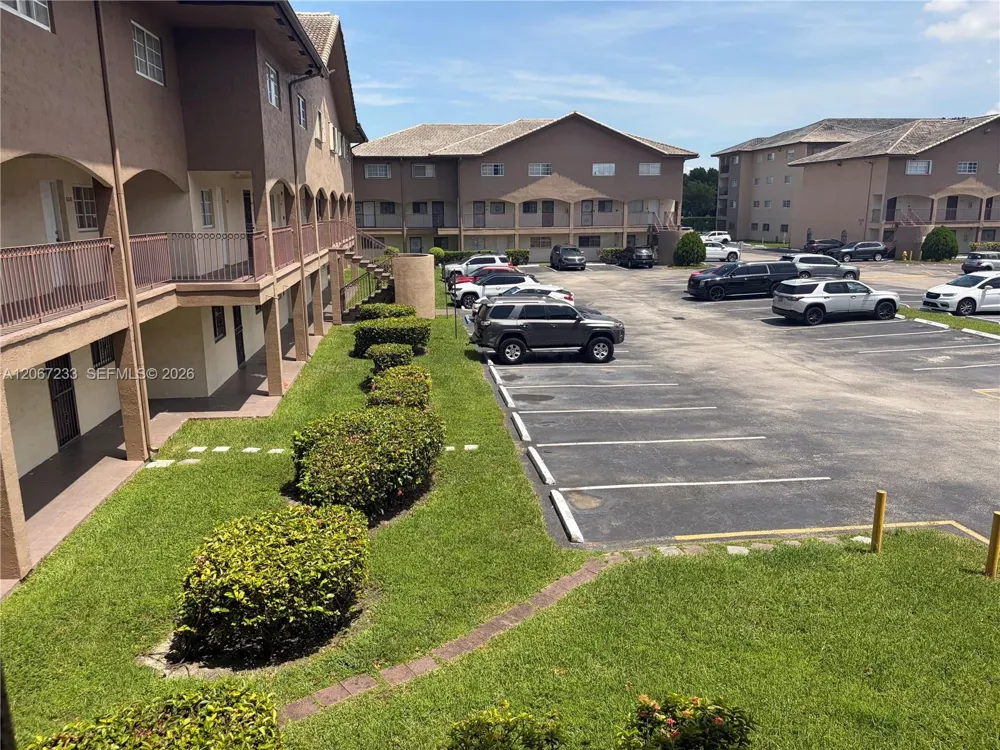 8851 119 ST #5222 Hialeah Gardens, FL 33018