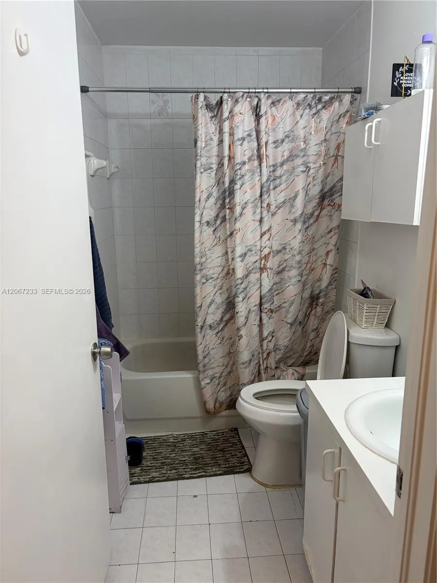 8851 119 ST #5222 Hialeah Gardens, FL 33018