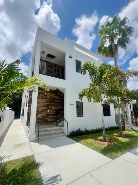 1860 NW 19th St #201