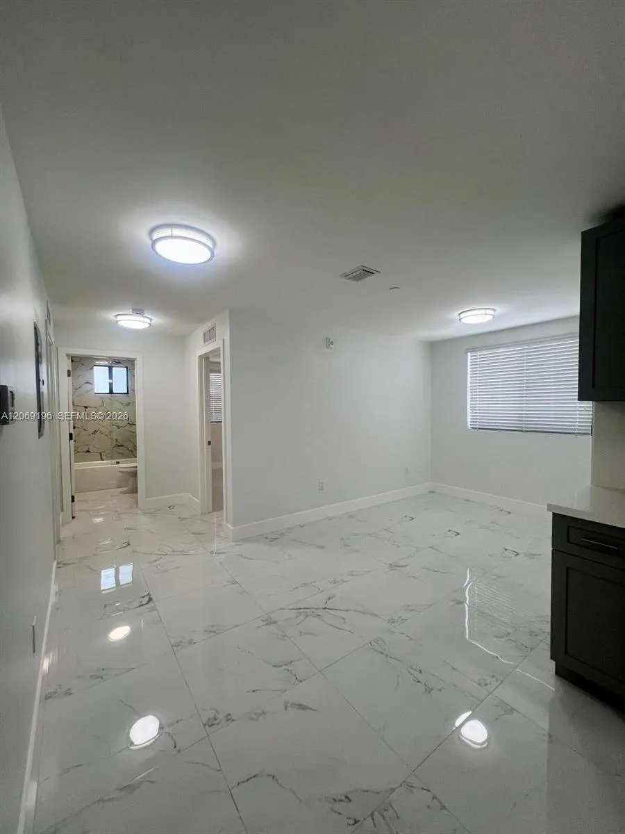 1860 NW 19th St #201 Miami, FL 33125