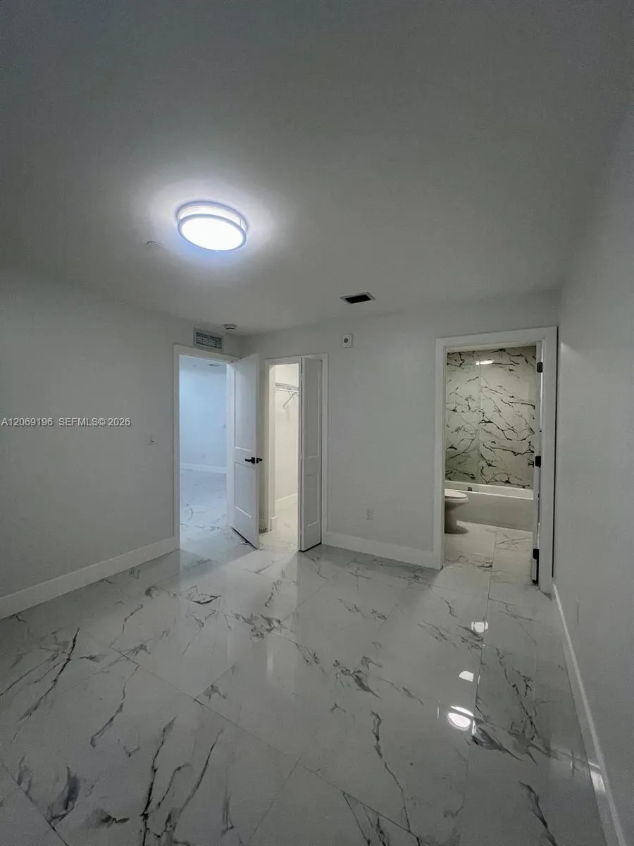 1860 NW 19th St #201 Miami, FL 33125