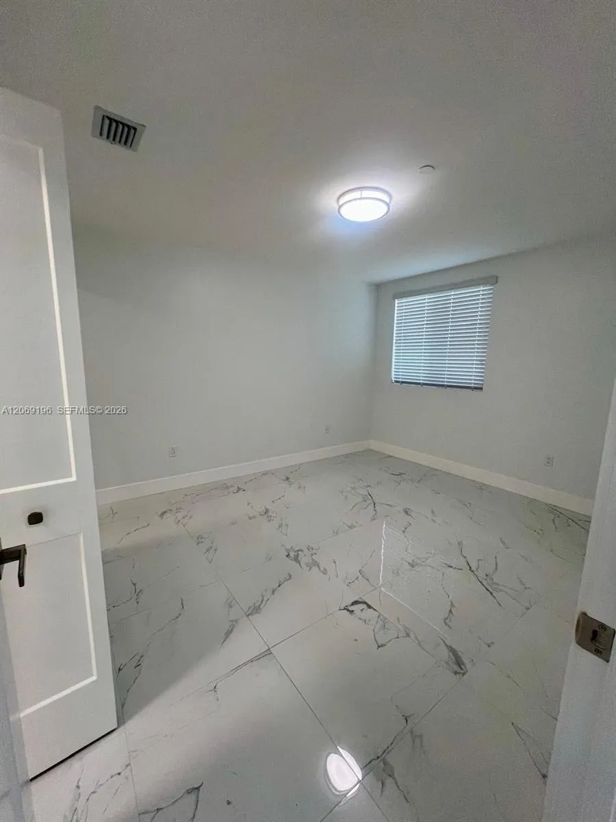 1860 NW 19th St #201 Miami, FL 33125