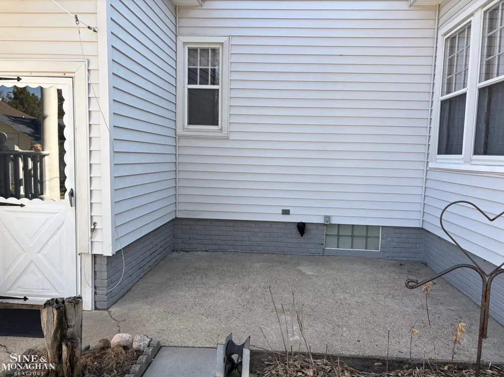 1609 Saint Clair River Drive Algonac City, MI 48001